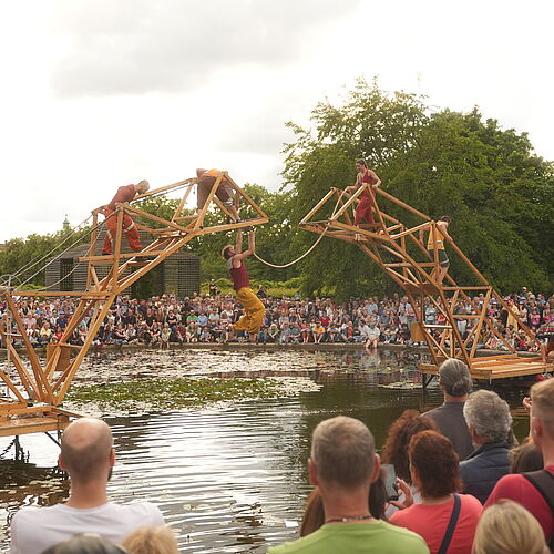 1. tête-à-tête Helfertreffen